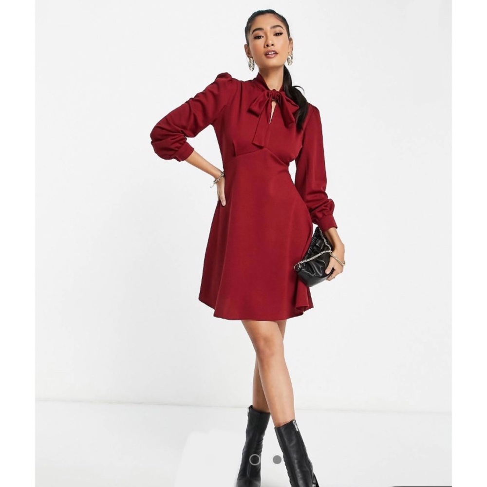 🥂 HOLIDAY LOOK 🥂 ASOS red pussy bow skater dress